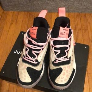 Women’s Jordan Delta 2 Sneakers
